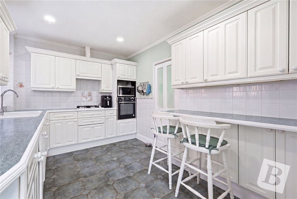 Property photo 2 of 20 Kitchen