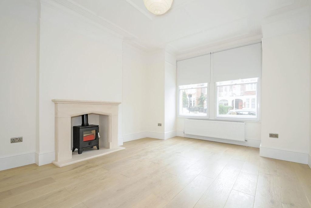 Property photo 1 of 11 Picture No. 23