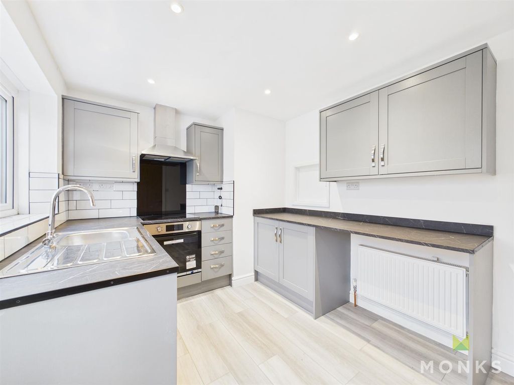 Property photo 2 of 15 Kitchen