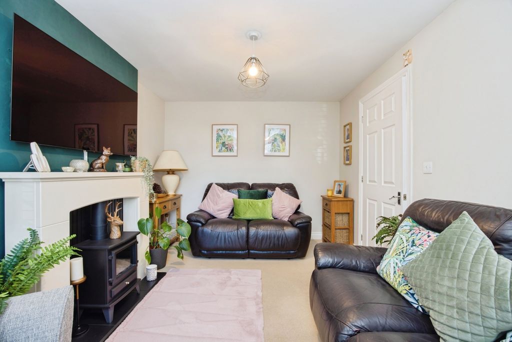 Property photo 3 of 16 Photo