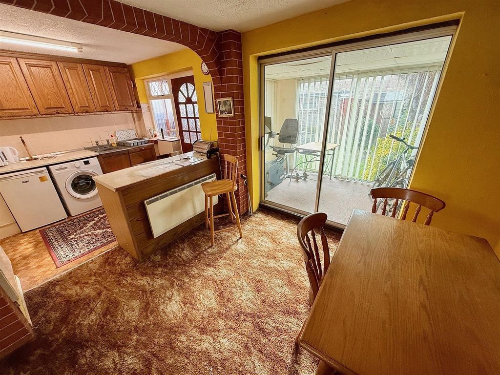 Property photo 3 of 16 Kitchen/Dining Room