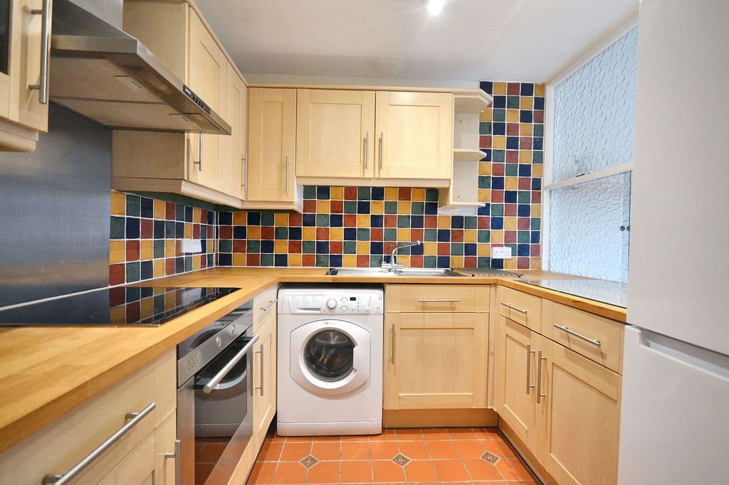 Property photo 3 of 9