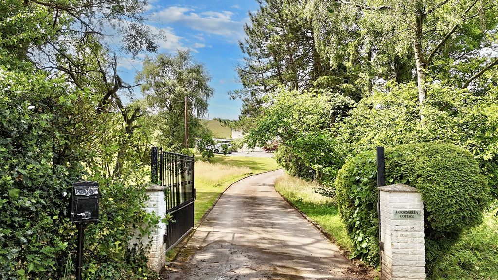 Property photo 3 of 37