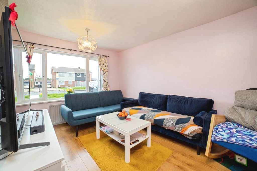 Property photo 3 of 21 Pbox-Img.Jpg