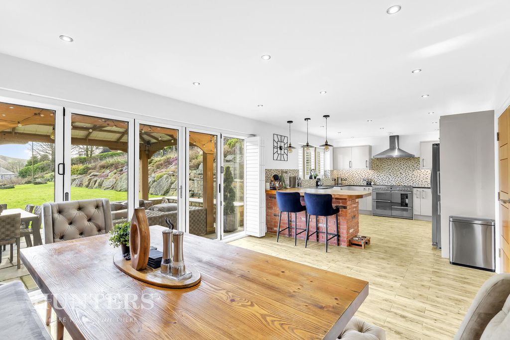 Property photo 3 of 49 Kitchen