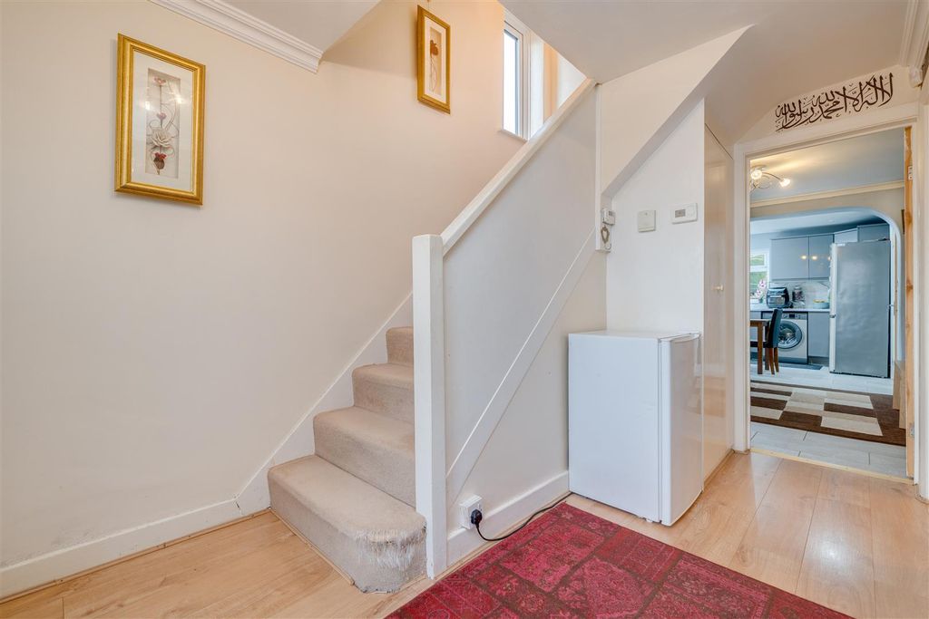 Property photo 3 of 24 23 Knaresborough Drive-1.Jpg