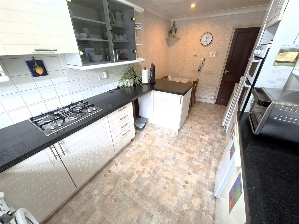 Property photo 2 of 26 Kitchen/Diner