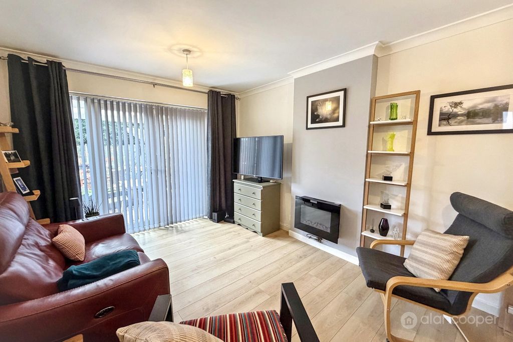 Property photo 2 of 10 5905494