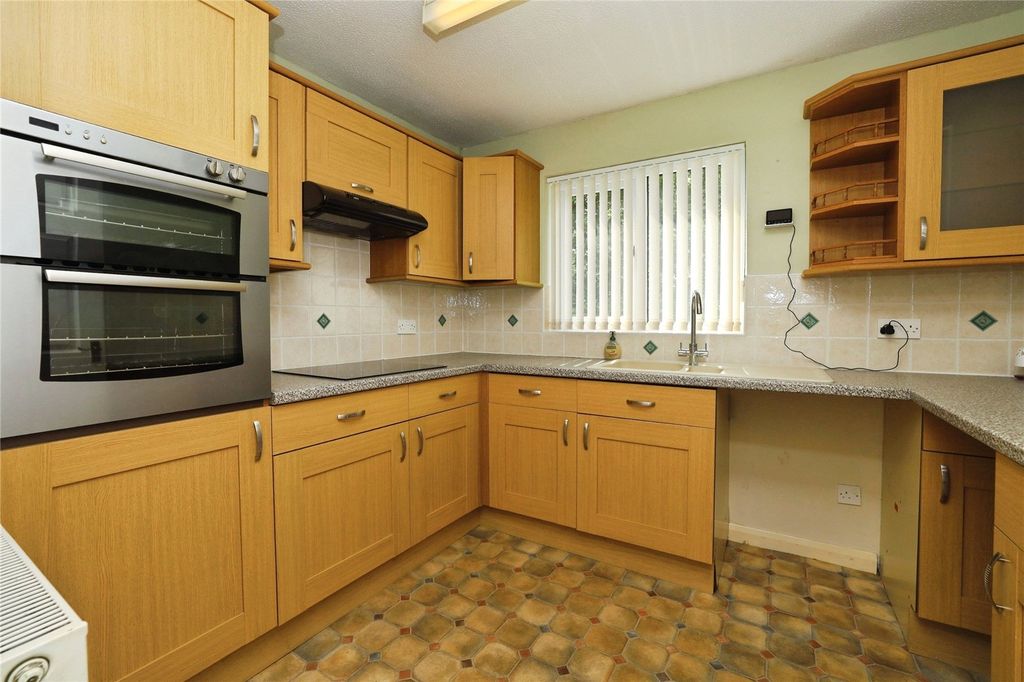 Property photo 2 of 11 Picture No. 18