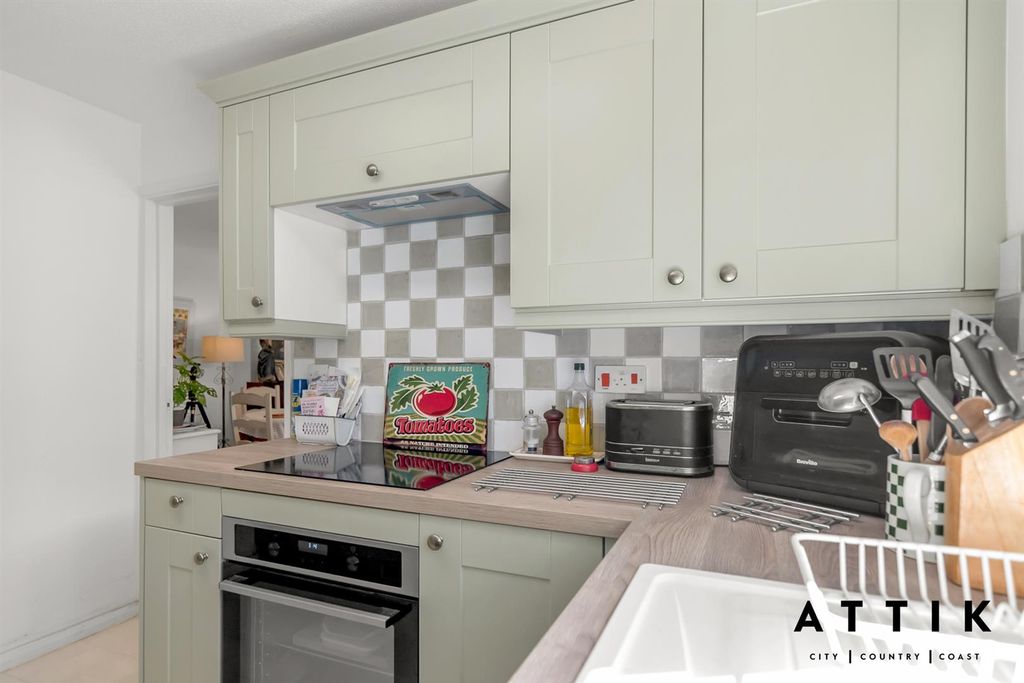 Additional image 18 of 2 bed flat for saleThe Limes, London Road, Halesworth IP19