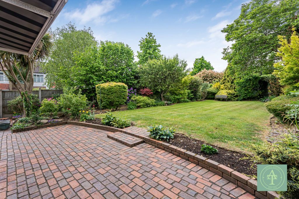 Property photo 1 of 29 Four Bedroom Semi Detached For Sale