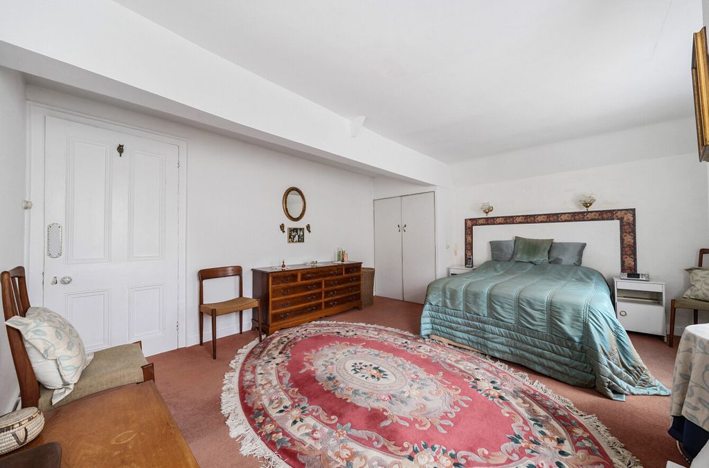 Property photo 3 of 14 1290119-13-6836ce...
