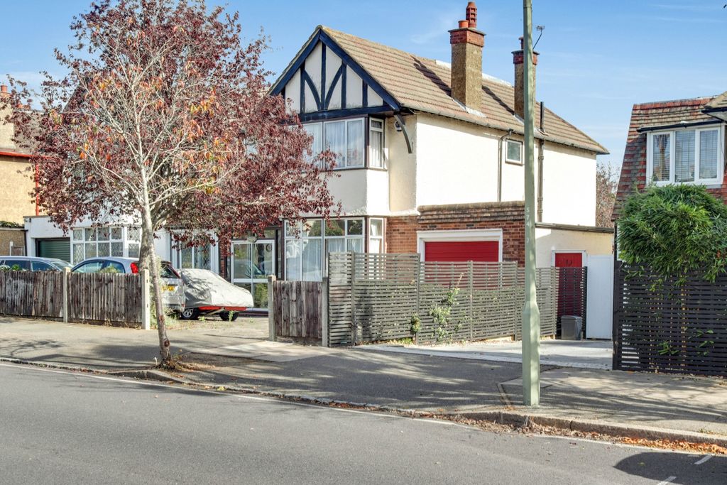 Property photo 1 of 21