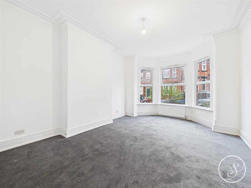 Property photo 3 of 15 Living Room