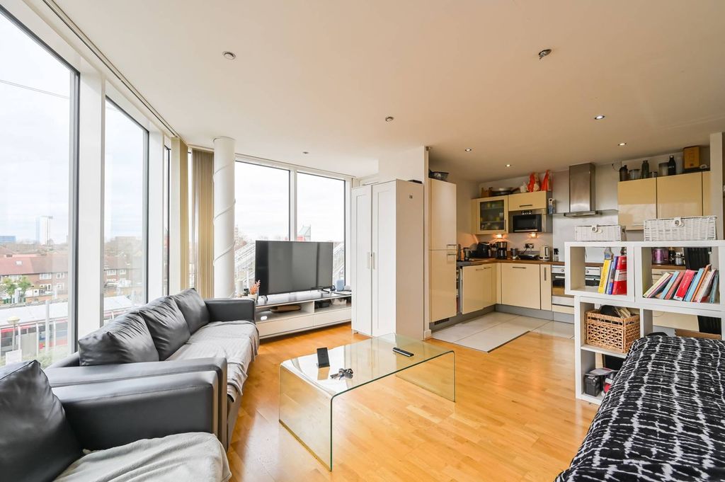Property photo 1 of 10
