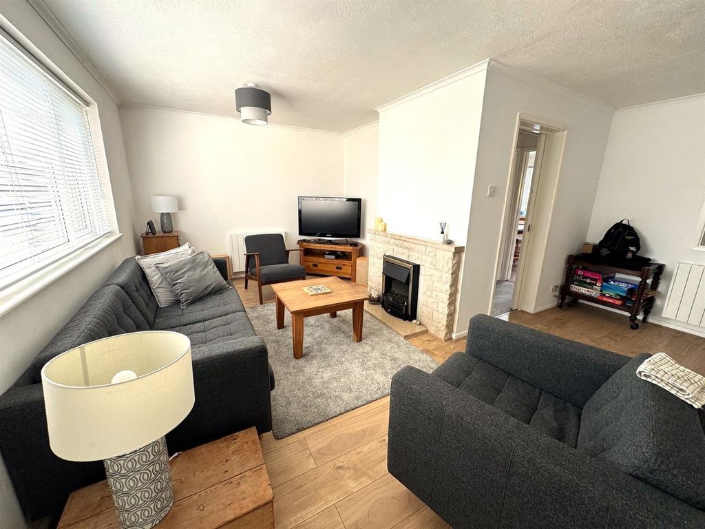 Property photo 2 of 10 Living Room.Jpg