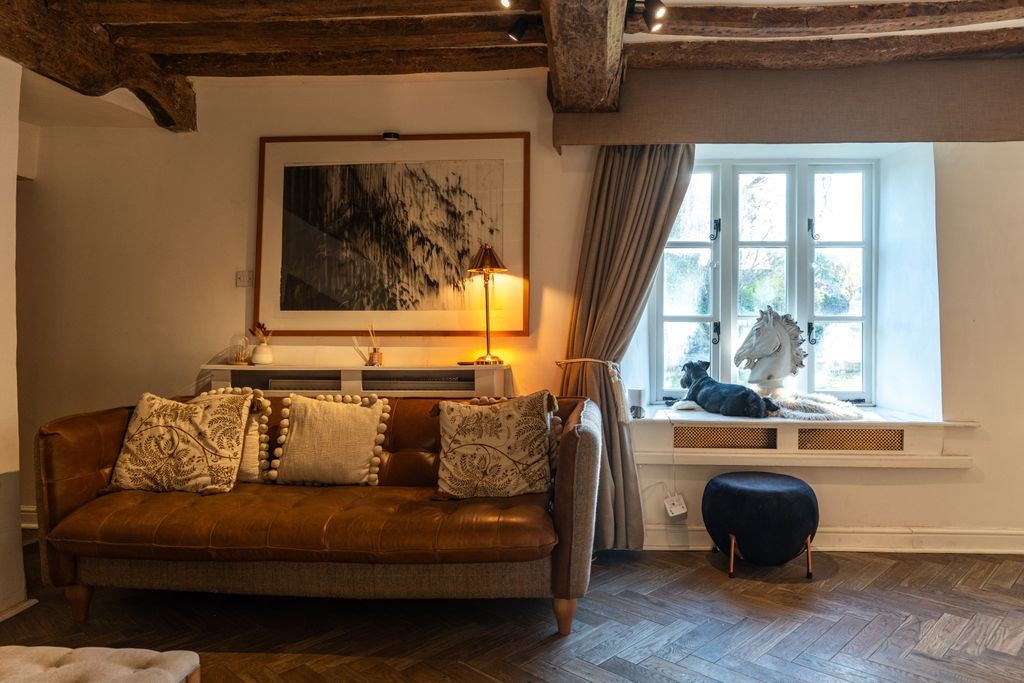 Property photo 2 of 41 Porthkerry Farm-5