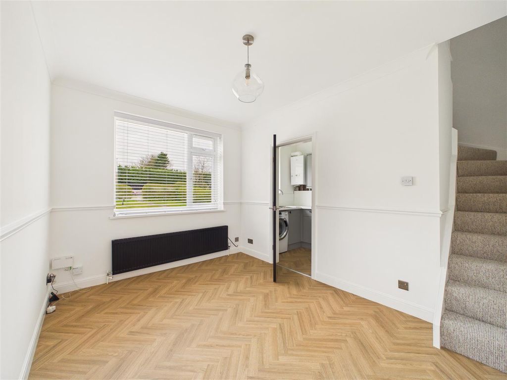 Property photo 2 of 7 Cam03303G0-Pr0333-Still005.Jpg