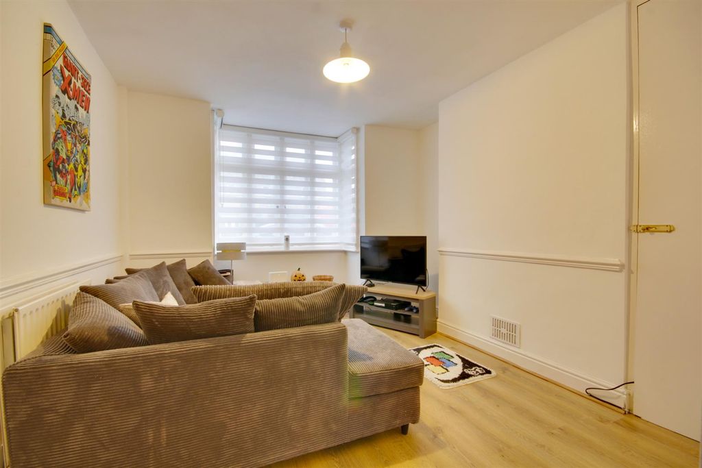 Property photo 2 of 14 Img_1593-Img_1595.Jpg