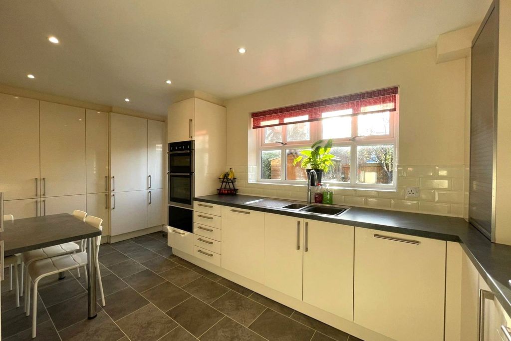 Property photo 2 of 17 Picture No. 09