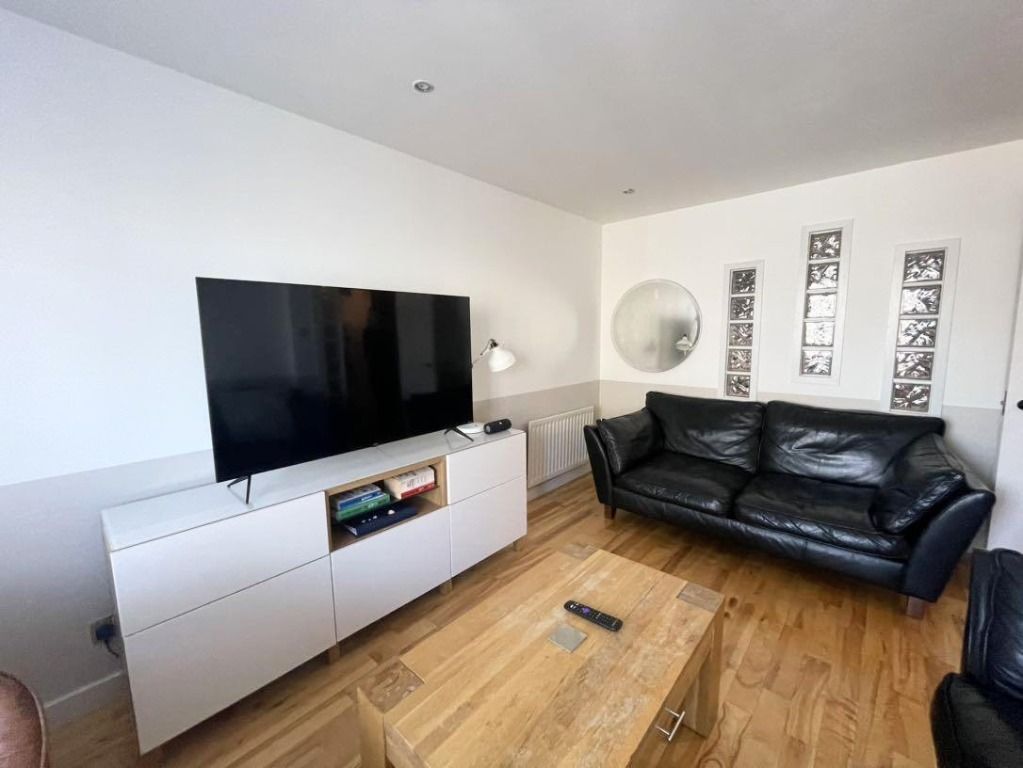 Property photo 3 of 8