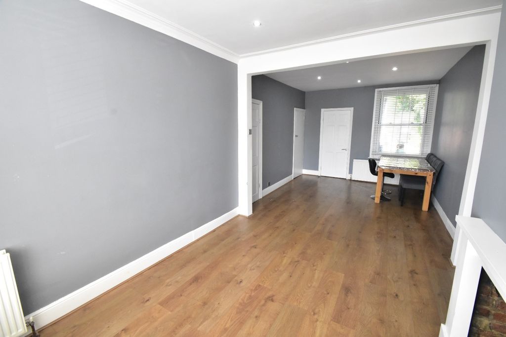 Property photo 2 of 10 4674471