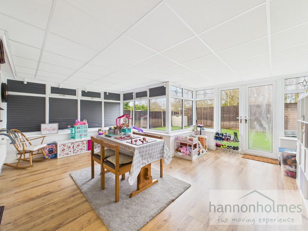 Property photo 2 of 47 Cam05283G0-Pr0140-Still014