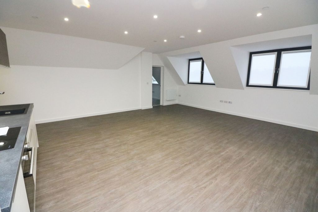 Property photo 3 of 6 Prestige Lounge 2