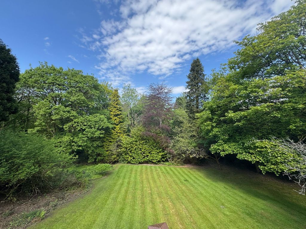 Property photo 2 of 27