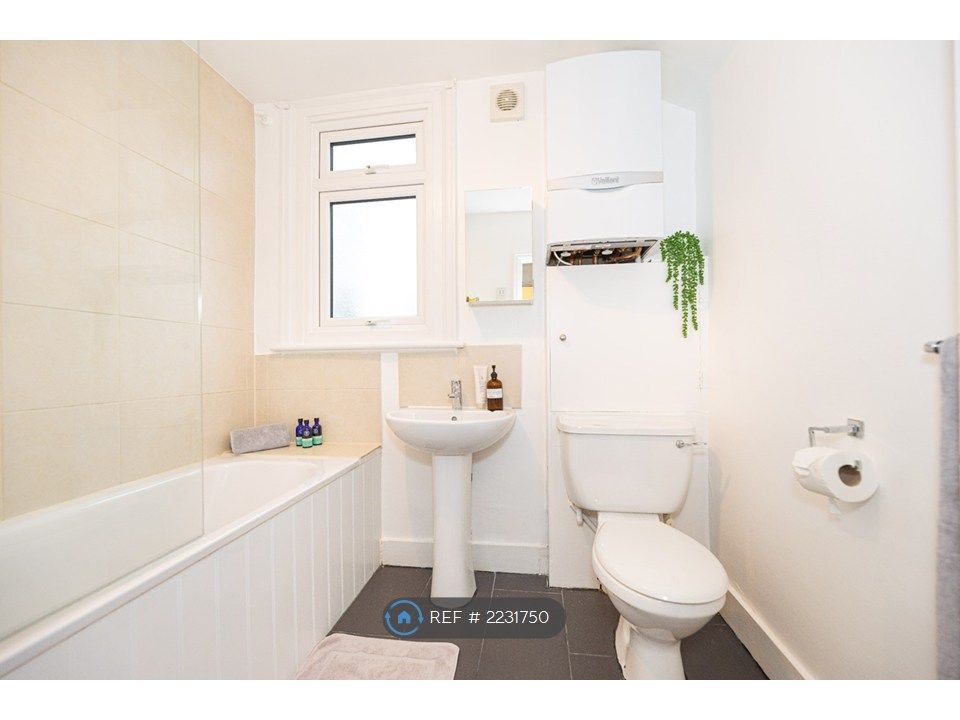 Property photo 3 of 4