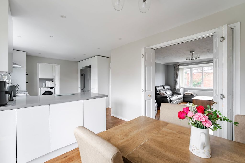 Property photo 2 of 23