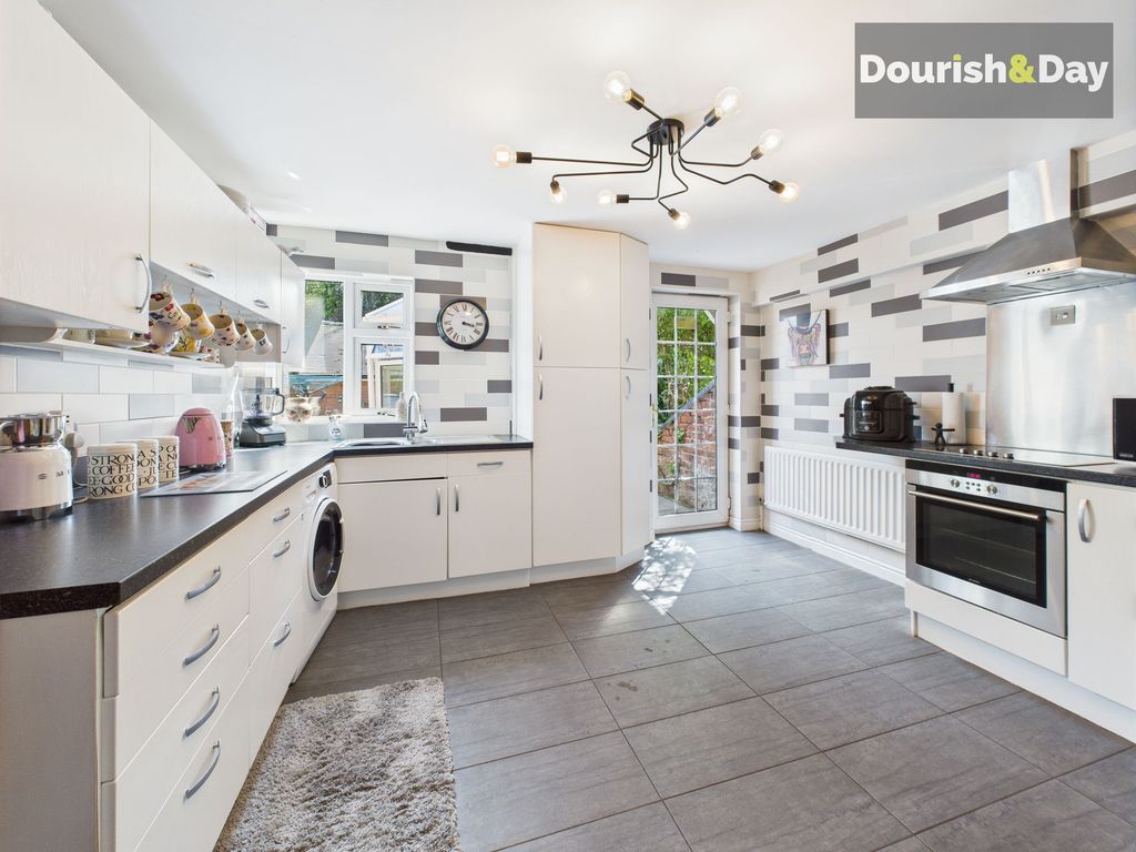 Property photo 3 of 18 Breakfast Kitchen