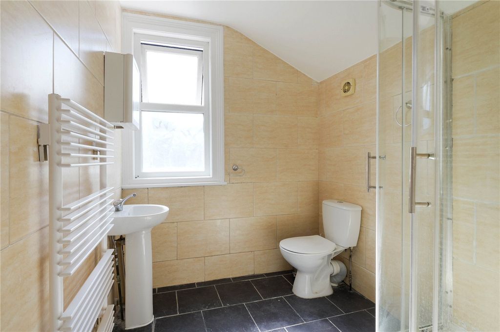 Property photo 2 of 12 Picture No. 17