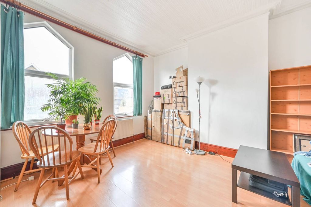 Property photo 2 of 5
