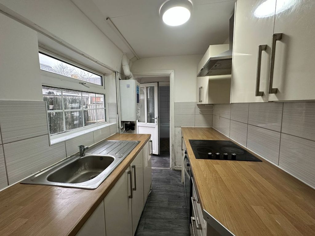 Property photo 2 of 21