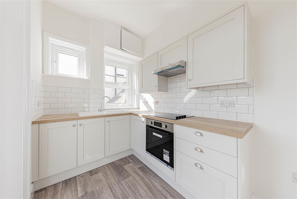 Property photo 3 of 18 L J Imaging-10.Jpg