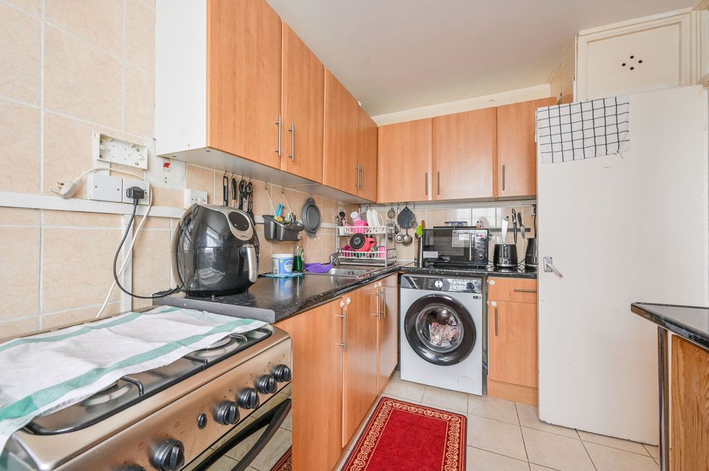 Property photo 3 of 9