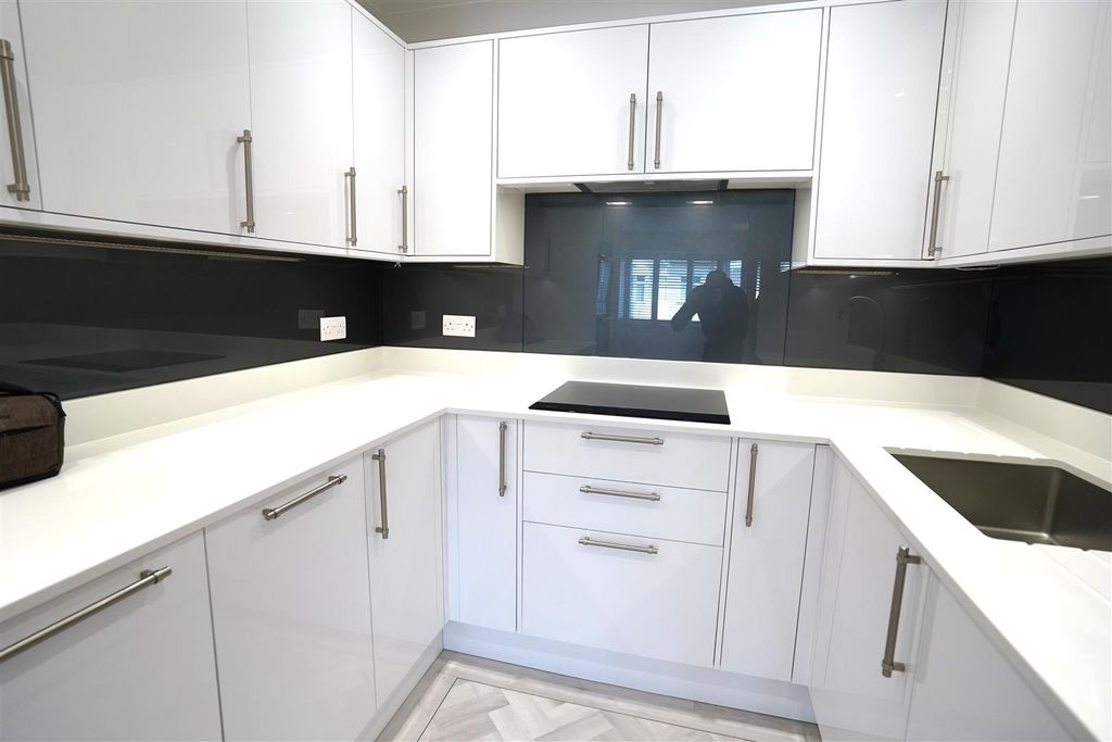 Property photo 3 of 17 Dsc00414-Modified.Jpg