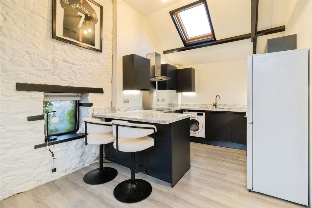 Property photo 3 of 19 Picture No. 10