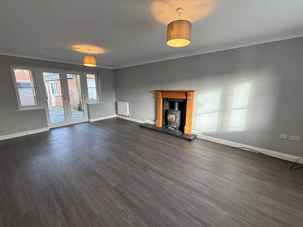 Property photo 2 of 21 Image