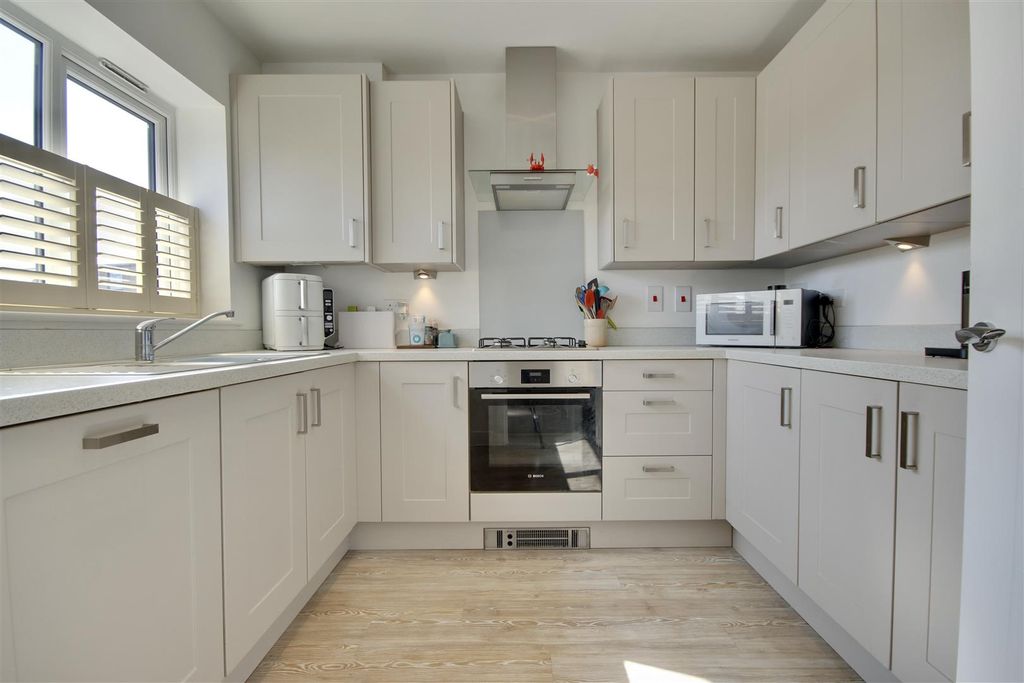Property photo 2 of 15 Kitchen
