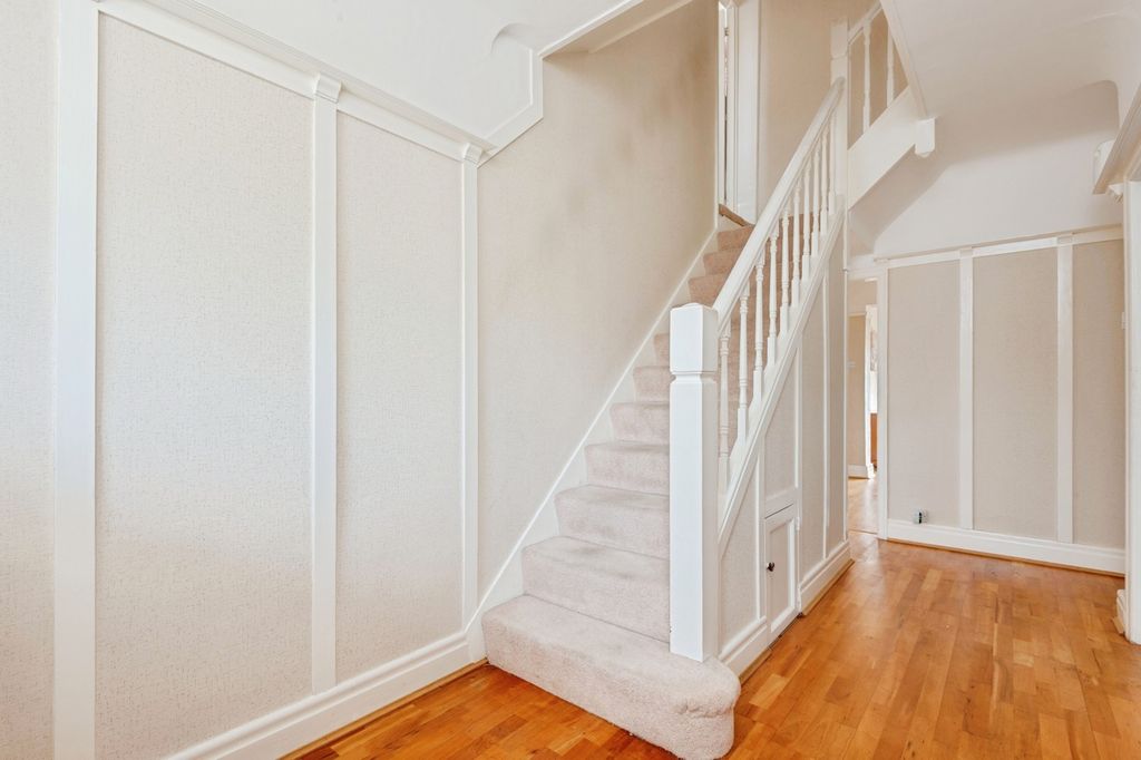 Property photo 3 of 21 Pbox-Img.Jpg