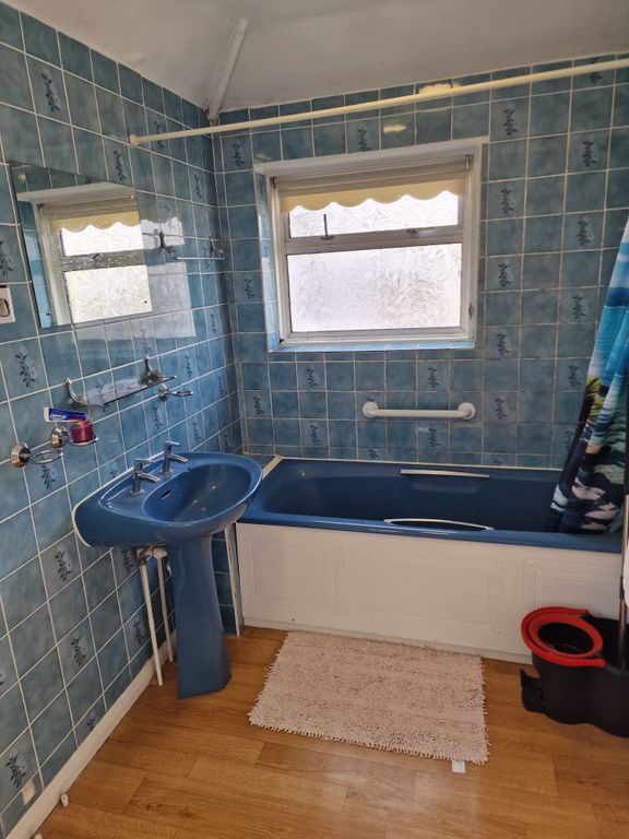 Property photo 2 of 6 Bathroom