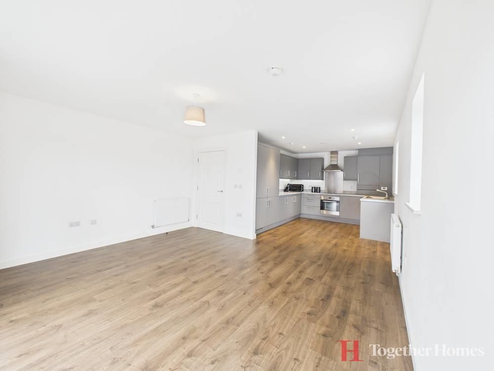 Property photo 3 of 19 Lounge