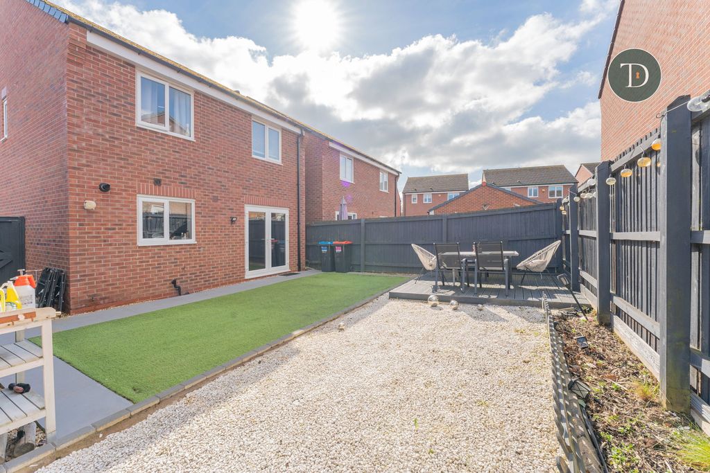 Property photo 2 of 25