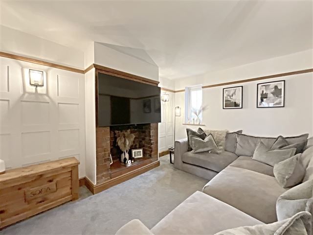 Property photo 2 of 20 Lounge