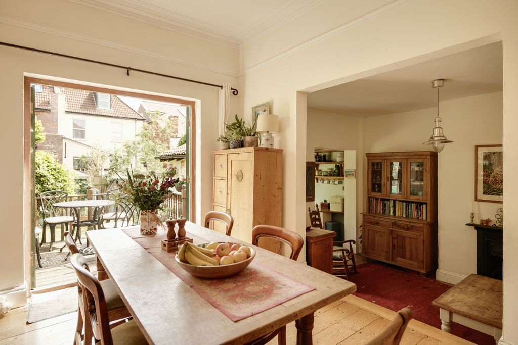 Property photo 3 of 26 Dining Room