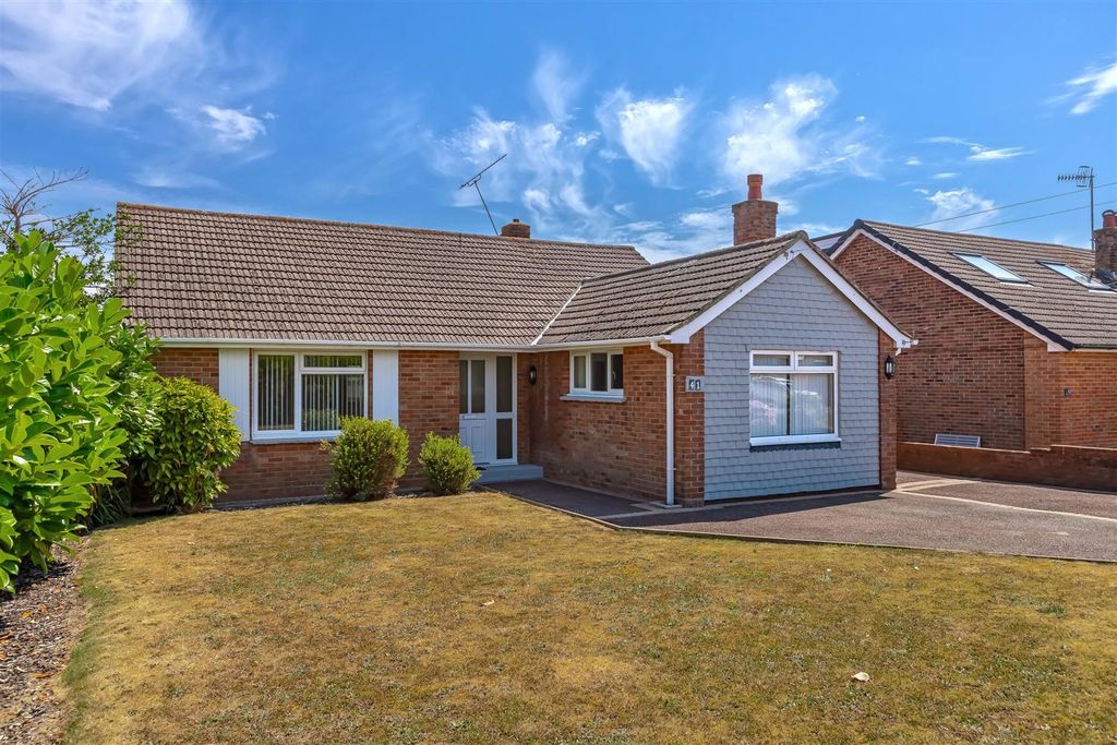 Property photo 1 of 16 Windermere Crescent_14.Jpg