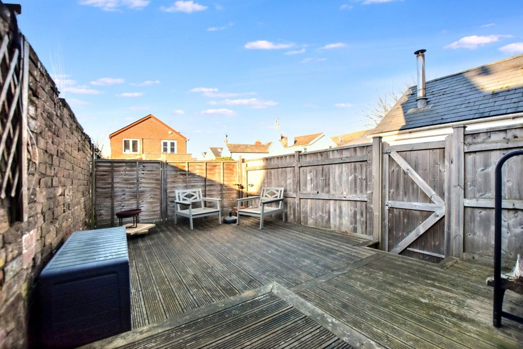 Property photo 1 of 13 1 - Courtyard