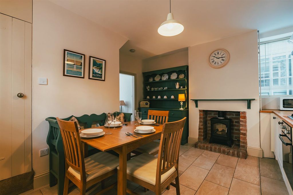 Property photo 3 of 26 Kitchen